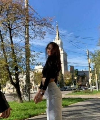 Готова подарить тебе незабываемые моменты удовольствия и страсти. В моих нежных объятьях ты найдешь настоящий рай, где все твои фантазии осуществятся. Я оказываю широкий спектр интимных услуг, которые заставят тебя потерять голову. Мои возможности безграничны, и я готова идти на встречу твоим самым сокровенным желаниям. Мои отзывы говорят сами за себя - клиенты остаются восхищены моей ухоженностью и профессионализмом. В моей фотографии ты увидишь мою нежность, страсть и всю мою сексуальность. Я жду тебя, чтобы превратить обычное свидание в незабываемое приключение. Анна